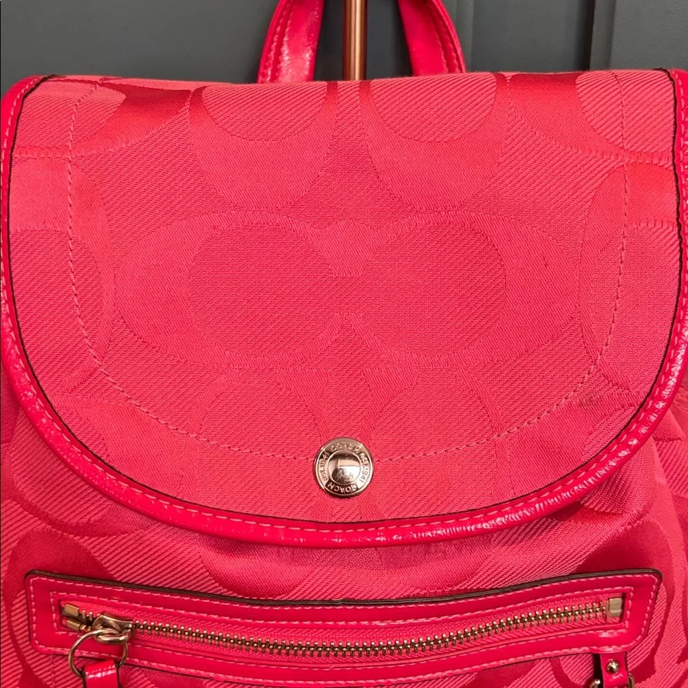 Coach Kyra Signature Backpack in Hibiscus F16548 with charm - Picture 3 of 15